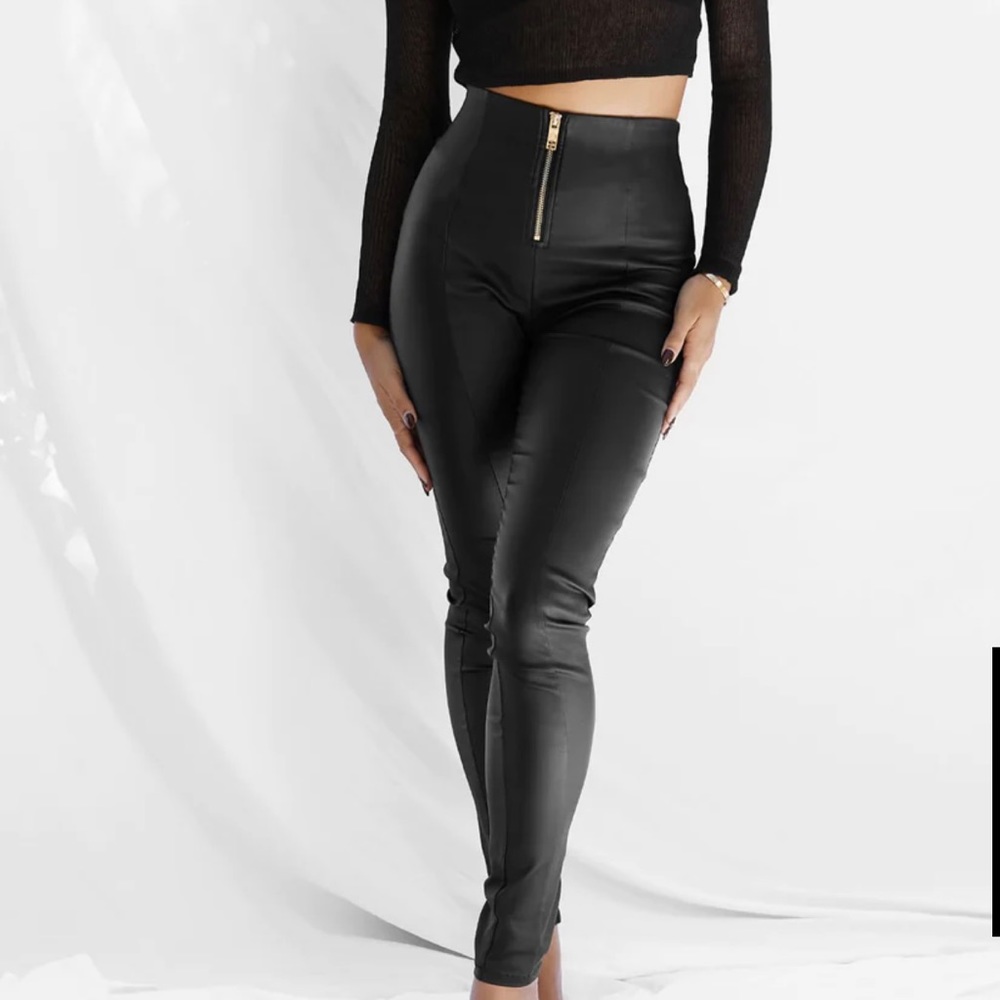 Brand new HOT leather leggings